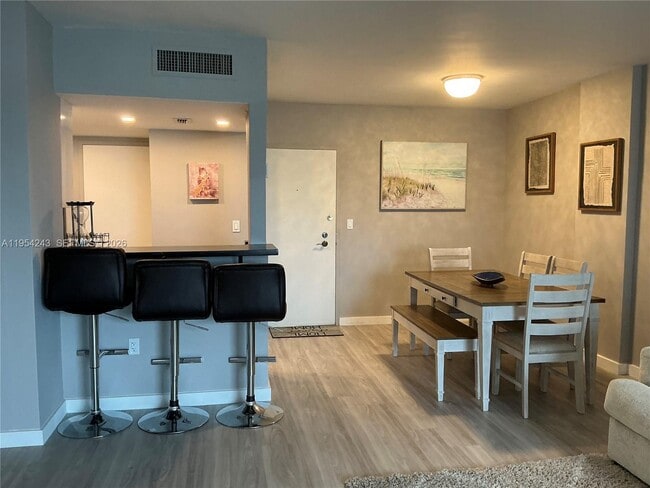 Building Photo - 800 West Ave