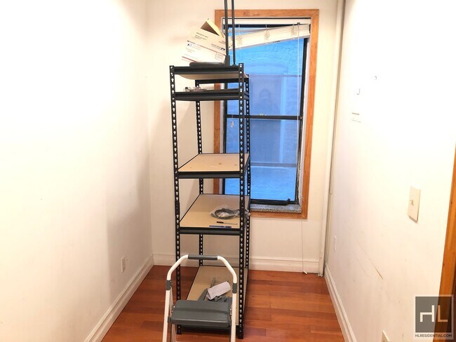 Building Photo - NASSAU AVENUE & Hausman St TRUE 1 bed