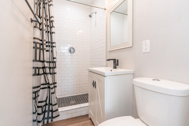 Full Bath 2 - 1628 S 4th St