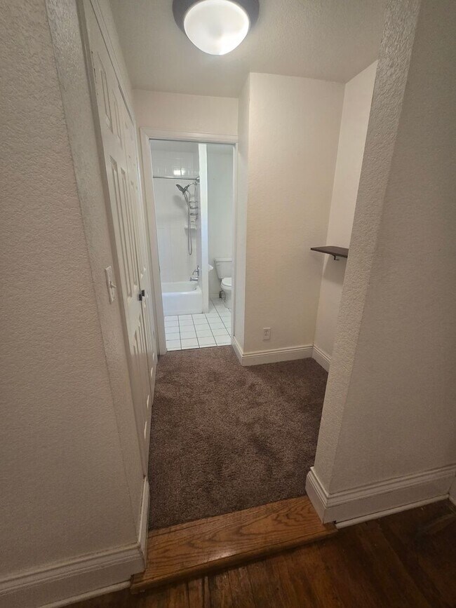 Building Photo - Spacious and Bright 3B Home in Longmont Available NOW! Great Location!