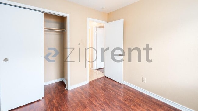 Building Photo - 4315 Lakebend W Dr