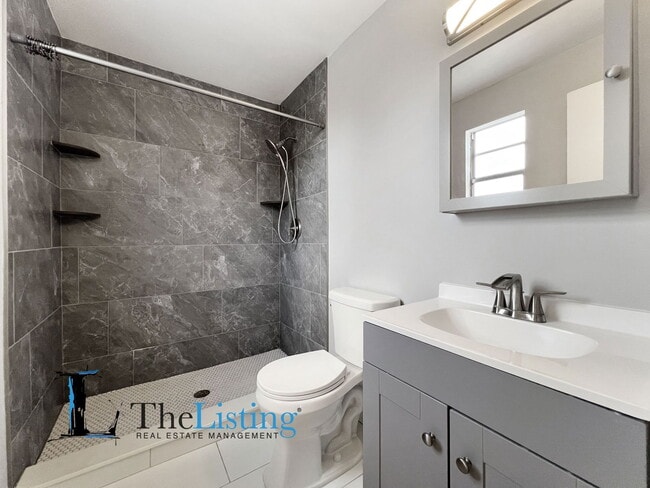 Building Photo - 11007 Summer Dr