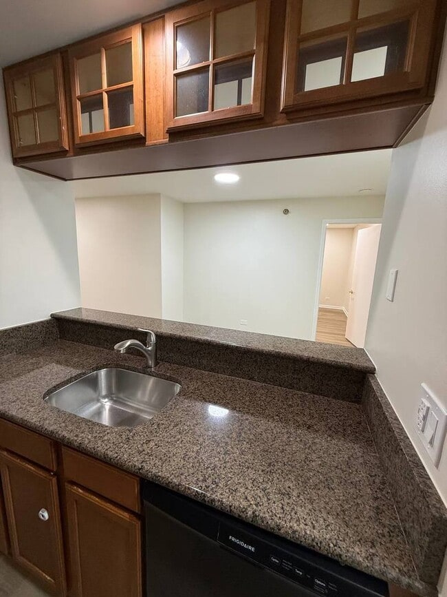 Building Photo - 209 Glengarry Dr