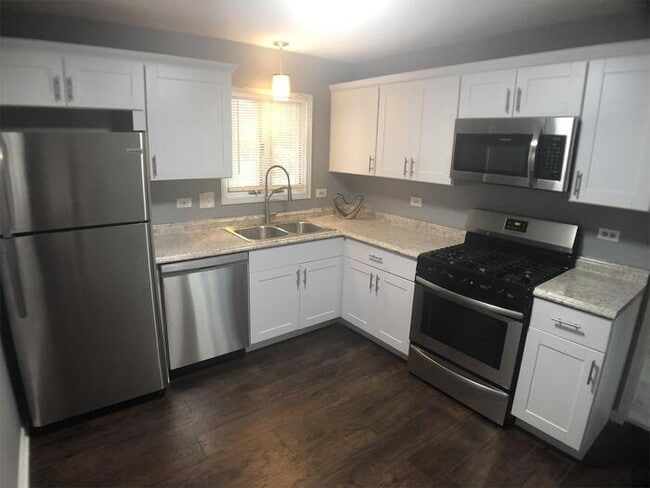 Building Photo - Single Family Two Bedroom