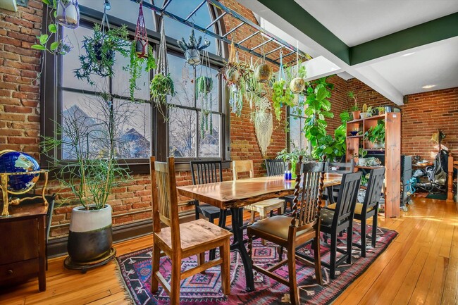 Building Photo - Luxury residence in the heart of Denver’s historic Baker district - 2 bedrooms - 2 Bathrooms - To...