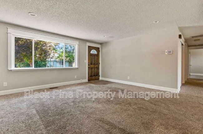 Building Photo - 404 Mountain View Dr