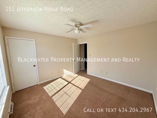 Building Photo - 151 Jefferson Ridge Rd