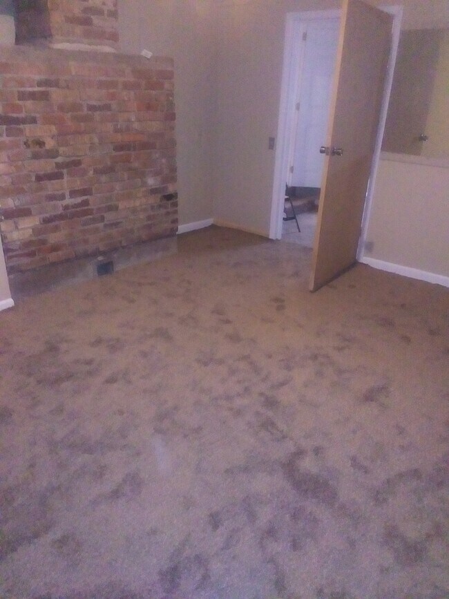 Building Photo - 4535 S Main St