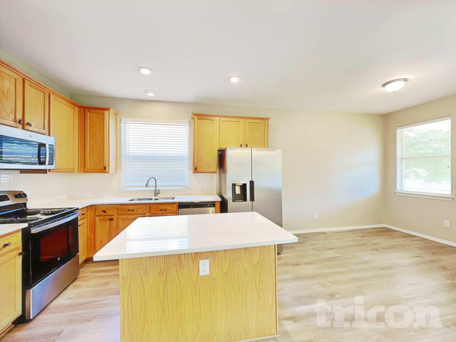 Building Photo - 523 Pinnacle Dr