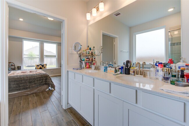 Building Photo - 12202 Bell County Ct