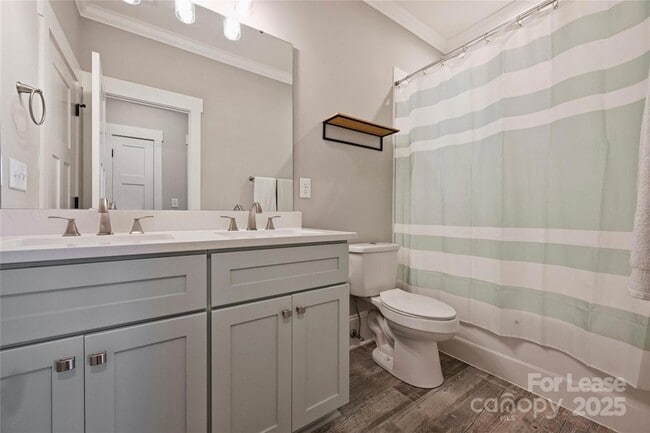 Building Photo - 126 N Smallwood Pl