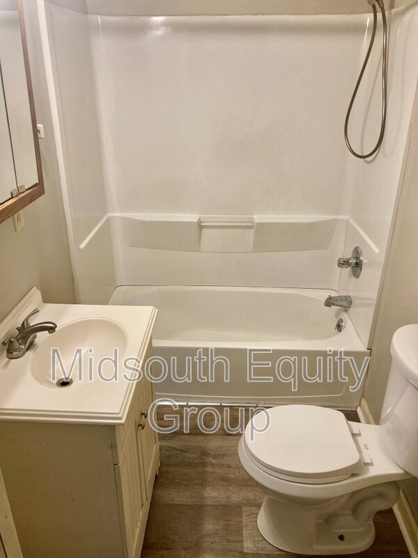 Building Photo - 117 Parkburg Rd