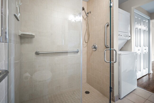 Building Photo - 301 Beacon Ridge Dr