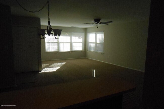 Building Photo - 112 Arrowwood Ct