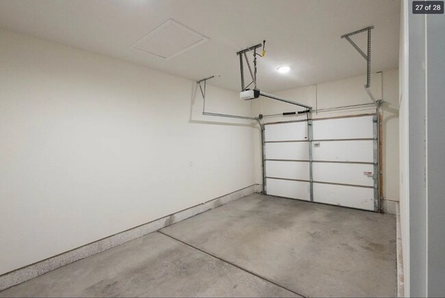Building Photo - NEW LUXURY 2 BED 2 BATH 1 CAR GARAGE DUPLEX