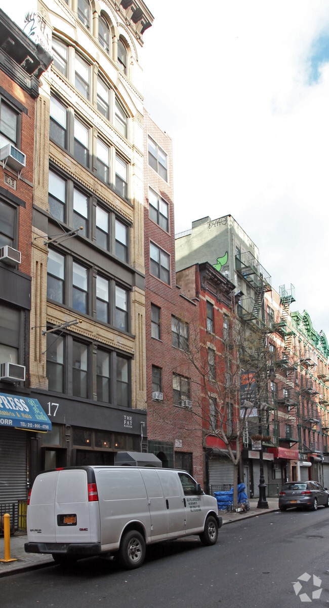 Building Photo - 19 Orchard St
