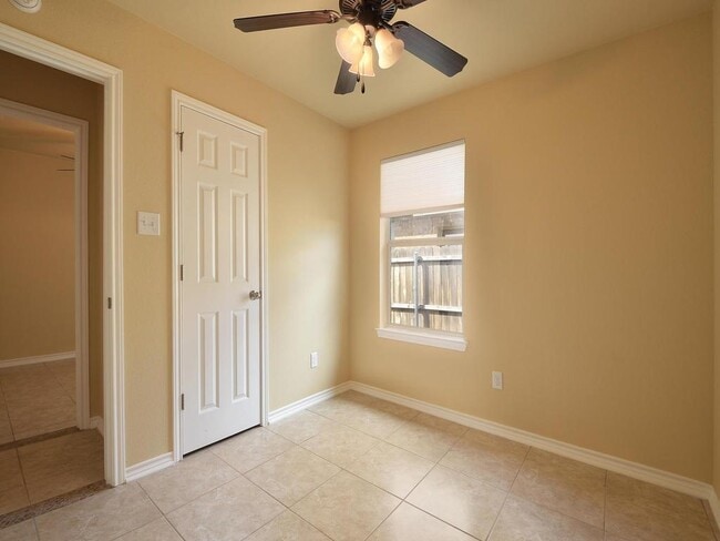 Building Photo - 1200 Brendon Lee Lane