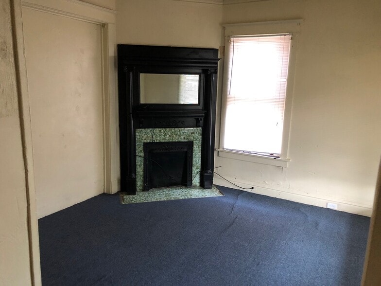 Building Photo - 1607 W Main St