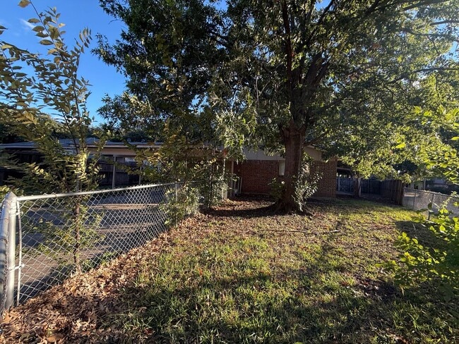 Building Photo - 3-Bedroom Home in Garland