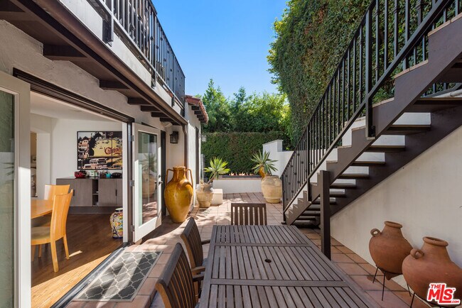 Building Photo - 1417 Queens Rd