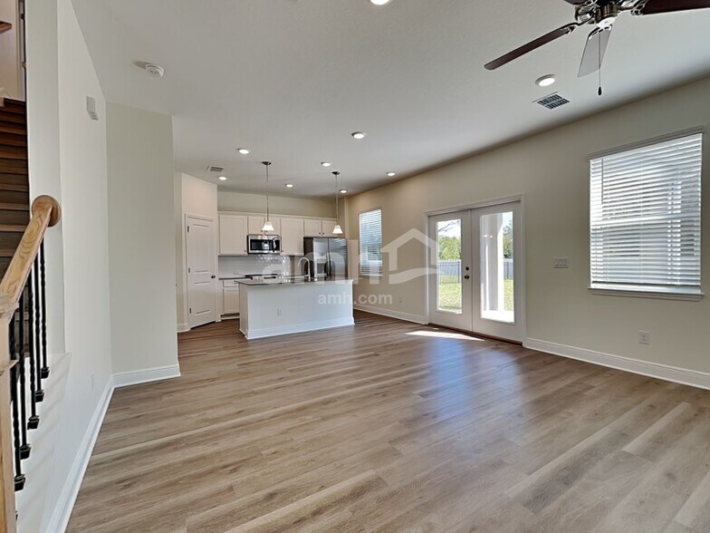 Building Photo - 27067 St Andrews Ave