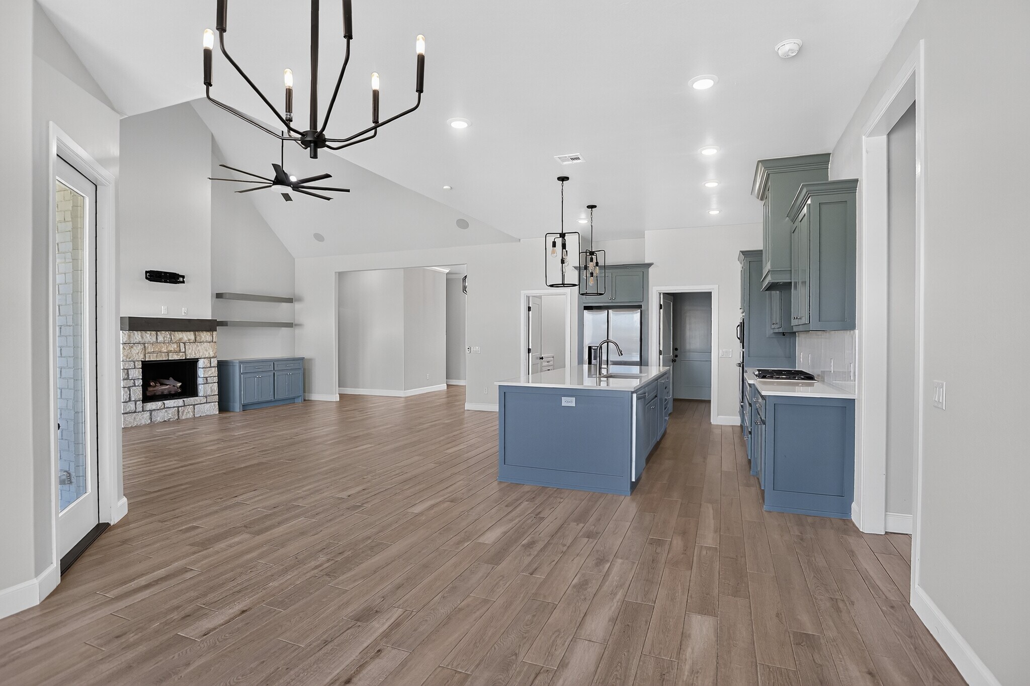 Building Photo - 709 Timber Trl