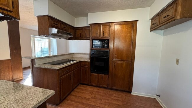 Building Photo - 9207 Portal Dr