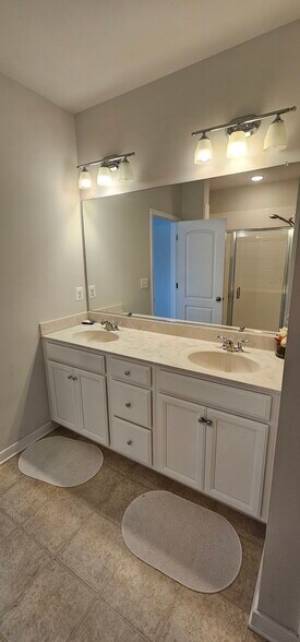 Building Photo - 5900 Whitehurst Ln