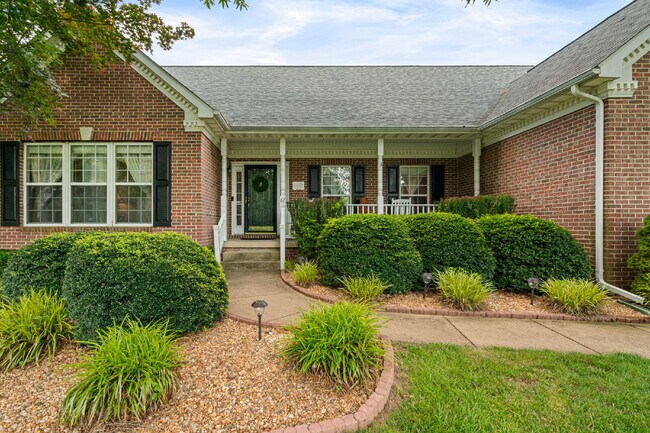 Building Photo - ***Amazing opportunity to rent this beauti...