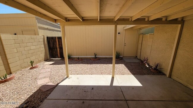 Building Photo - 5846 W Gelding Dr