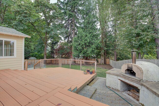 Building Photo - 3Bd/1.75Ba Bellevue House