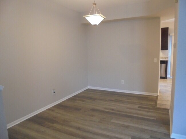 Building Photo - 1847 Grandview Pl