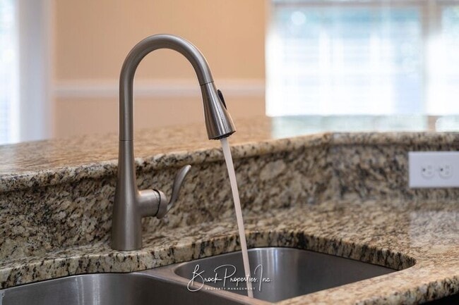 Building Photo - 2112 Stennis Dr