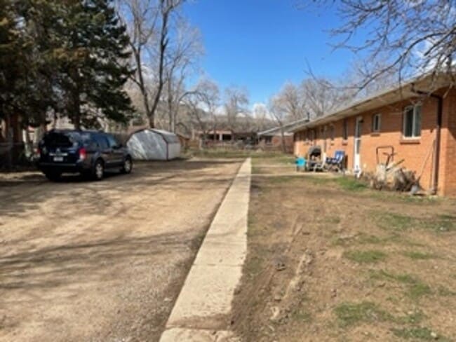 Building Photo - Gorgeous Remodeled 2 bedroom!  Must see in...