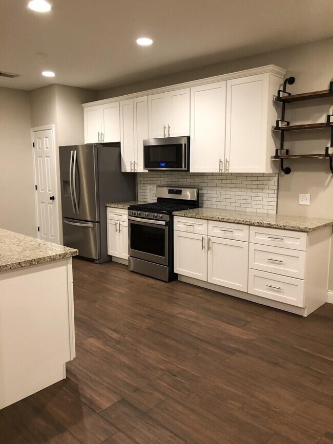 Building Photo - 6315 Canyon Rock Way