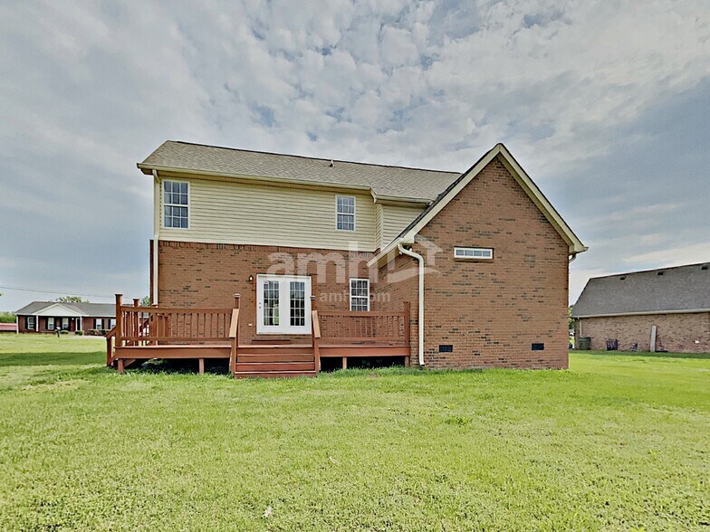 Building Photo - 312 Madrid Dr