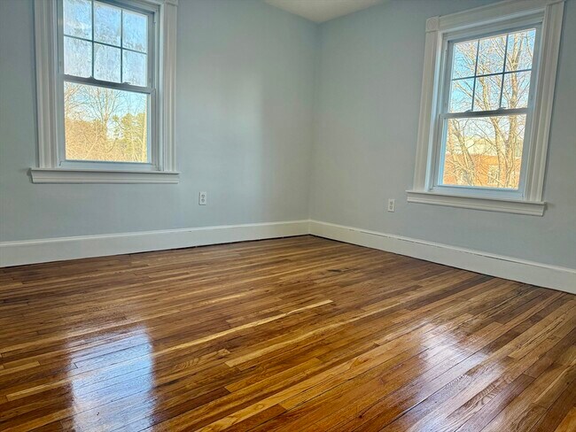 Building Photo - 5 Park St