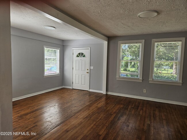 Building Photo - 4649 Delta Ave