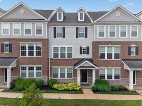 Building Photo - 8013 Central Park Dr