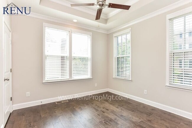 Building Photo - 3153 Long Blvd