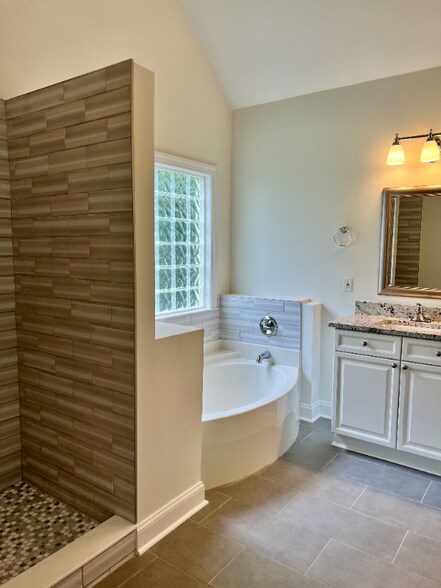 Building Photo - 228 Cabot Dr