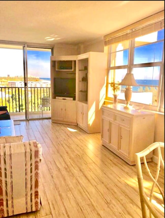 Building Photo - 2121 N Ocean Blvd