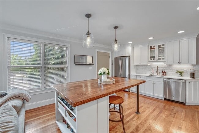Building Photo - 18 Claymont Terrace