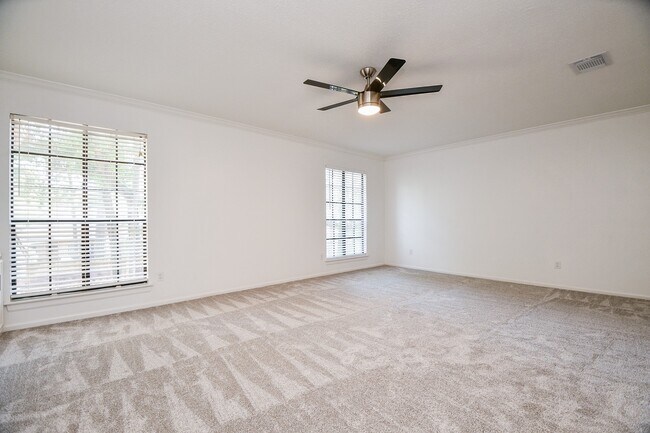 Building Photo - 3934 Forest Village Dr