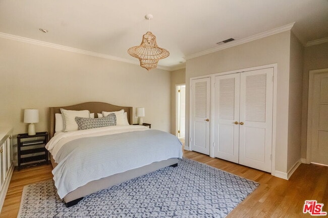 Building Photo - 231 S Thurston Ave