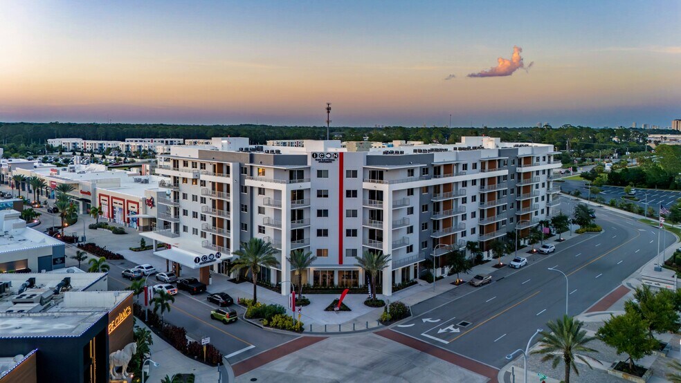 Building Photo - Icon One