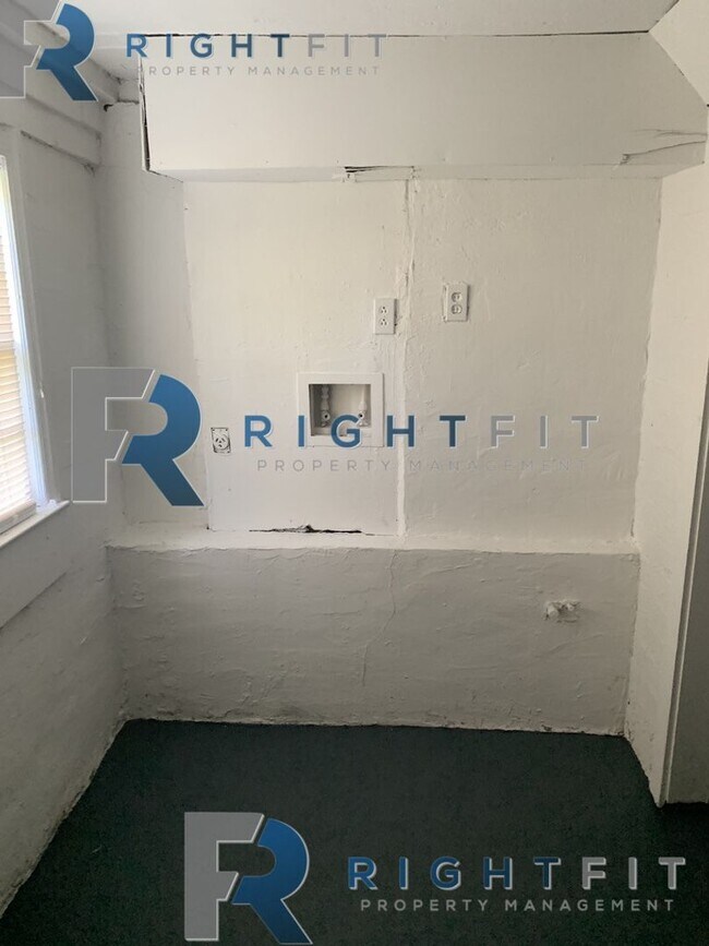 Building Photo - Newly Renovated Home in Columbus