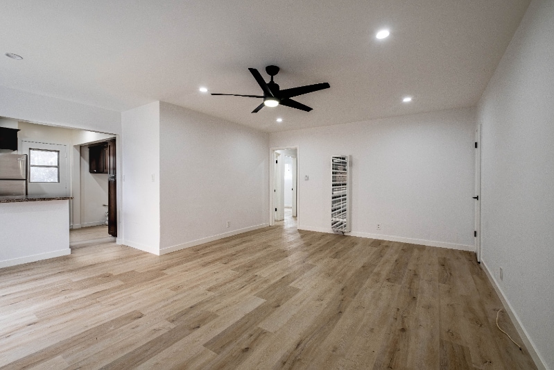 Building Photo - 608 Illinois Ct