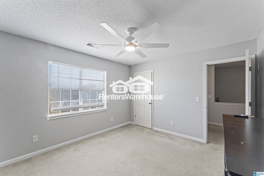 Building Photo - 3042 Wood Cir