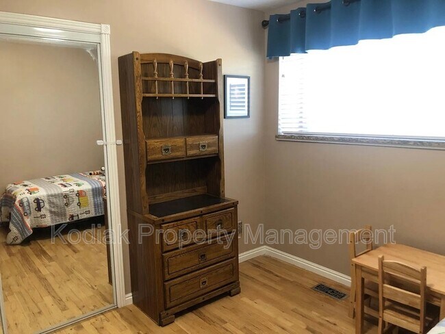 Building Photo - 3397 Eastwood Dr